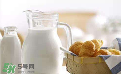 奶粉哪個(gè)國(guó)家的最好？奶粉哪個(gè)國(guó)家的奶源好？