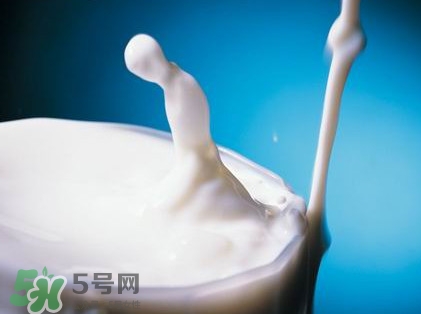 脫脂牛奶熱量高嗎？脫脂牛奶會發(fā)胖嗎