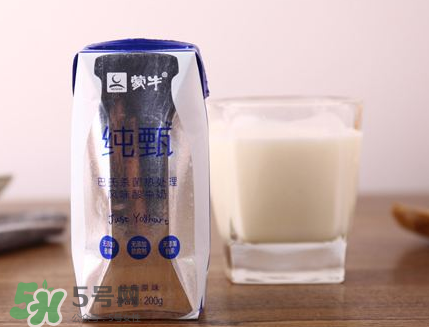 純甄酸奶過(guò)期還能喝嗎？純甄酸奶過(guò)期一點(diǎn)點(diǎn)要緊嗎？
