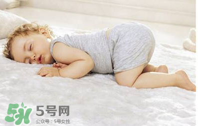 什么時候給寶寶剪指甲？寶寶多大可以剪指甲？