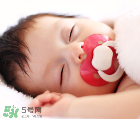 母乳喂養(yǎng)胸會變小嗎？母乳喂養(yǎng)胸會不會變??？