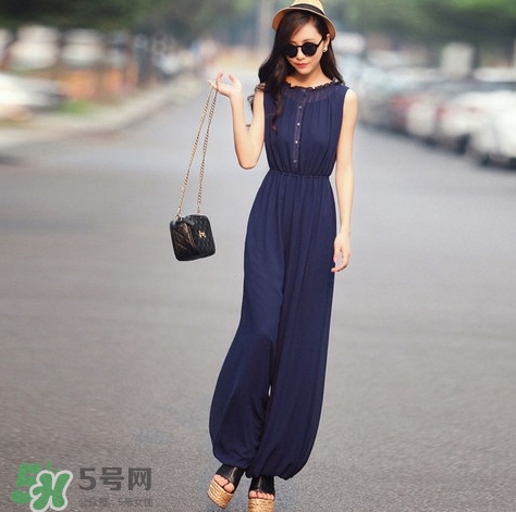8月份穿什么衣服？八月份穿衣搭配