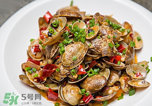 花甲泡了一夜還能吃嗎？花甲泡了一夜吃了會怎樣