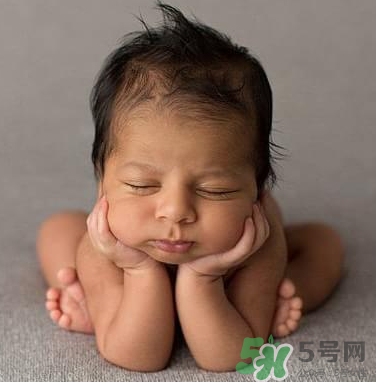 新生兒臍帶發(fā)炎可以用菜油擦嗎？臍帶能不能用菜油擦？