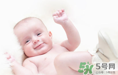 新生兒吃母乳拉稀是怎么回事？新生兒吃母乳拉稀怎么辦？
