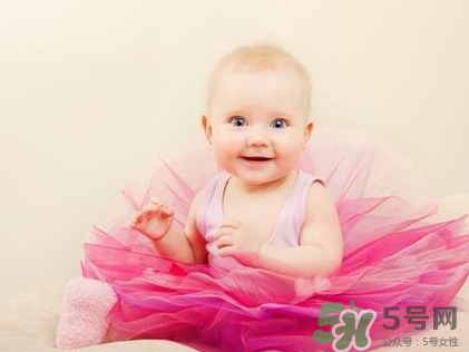 新生兒吃母乳會撐到嗎？新生兒吃母乳會吃撐嗎？
