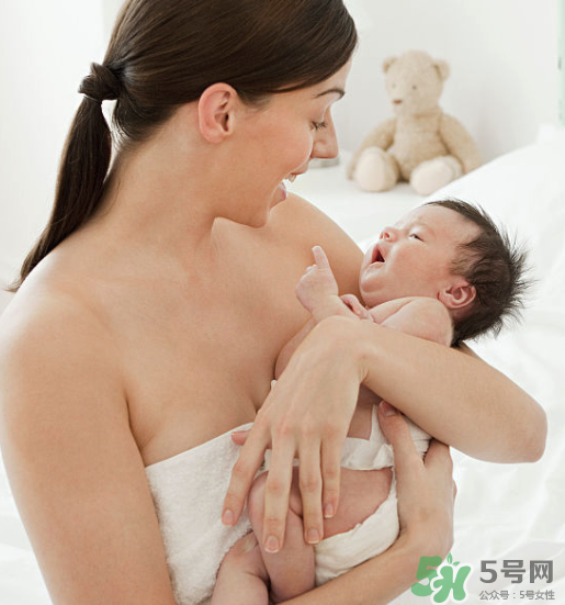 新生兒母乳喂養(yǎng)腹瀉需要換奶粉喂嗎？