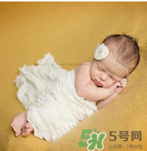 新生兒母乳喂養(yǎng)腹瀉需要換奶粉喂嗎？