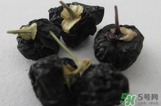 黑枸杞可以和菊花一起喝嗎？菊花和黑枸杞一起喝好嗎