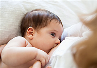 新生兒吃母乳一次吃多久？新生兒吃母乳一次十分鐘正常嗎？