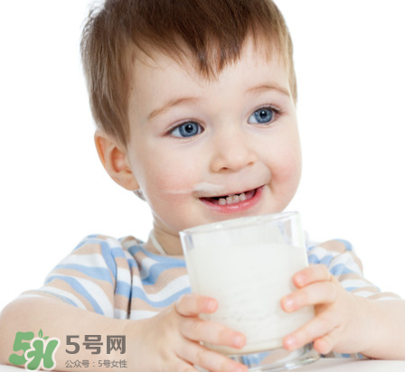 兒童能喝老年人奶粉嗎？老年人奶粉小孩能不能喝？