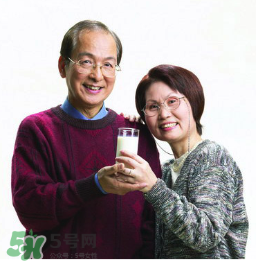 嬰兒奶粉老人能喝嗎？老人能不能喝嬰兒奶粉？