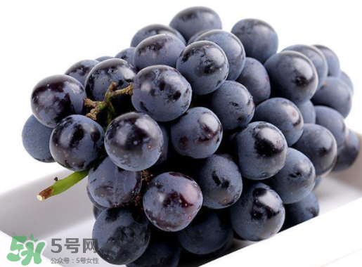 夏黑葡萄皮能吃嗎？夏黑葡萄怎么吃？