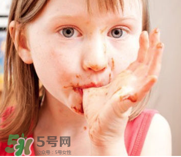 寶寶愛(ài)吃甜食智力會(huì)下降嗎？?jī)和瘣?ài)吃糖會(huì)影響智力嗎？
