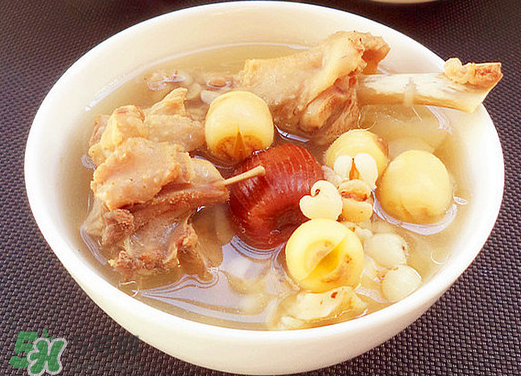 新鮮蓮子可以燉湯嗎？新鮮蓮子怎么煲湯？