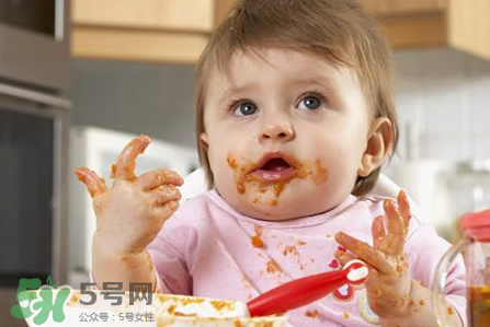 輔食添加過早的危害？為什么不能過早的添加輔食？