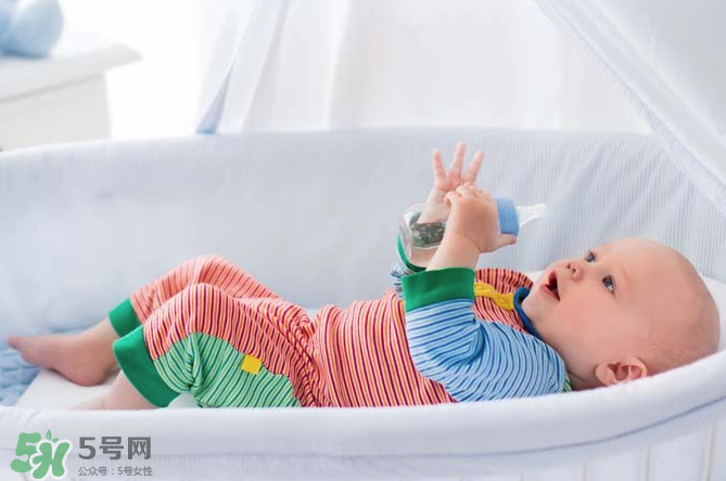 嬰兒吐奶和氙氣有關(guān)系嗎？氙氣會影響嬰兒吐奶嗎？
