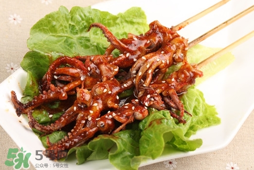 鐵板魷魚(yú)怎么做好吃？鐵板魷魚(yú)使用了什么香料