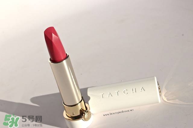 tatcha梅子粉好看嗎？tatcha白管口紅梅子粉試色