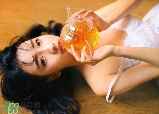 三伏貼能治宮寒嗎？三伏貼治療宮寒貼哪里哪個(gè)穴位？