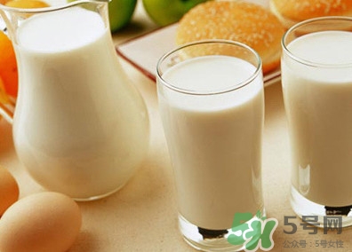 純牛奶什么時(shí)候喝最好？純牛奶哪個(gè)牌子好