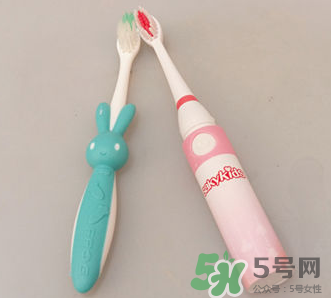 兒童電動牙刷聲波的好還是旋轉(zhuǎn)的好？兒童電動牙刷怎么選？