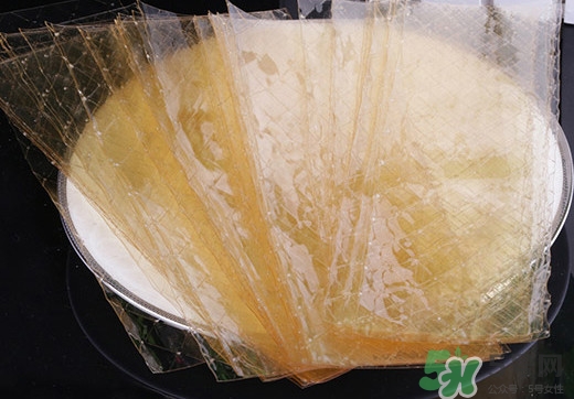 吉利丁片是什么？吉利丁片怎么做布??？