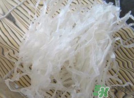 吉利丁片與瓊脂有什么不同？吉利丁片和瓊脂的區(qū)別