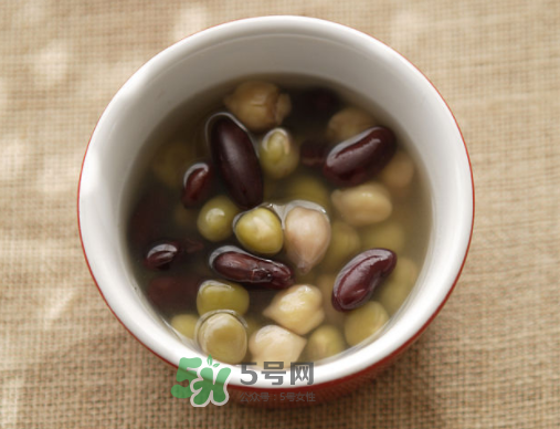 三伏天可以喝綠豆湯嗎？三伏天是喝綠豆湯還是喝生姜水？