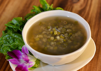 三伏天可以喝綠豆湯嗎？三伏天是喝綠豆湯還是喝生姜水？