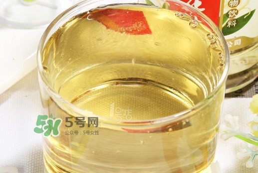 金銀花露是飲料嗎？金銀花露是飲料還是藥？