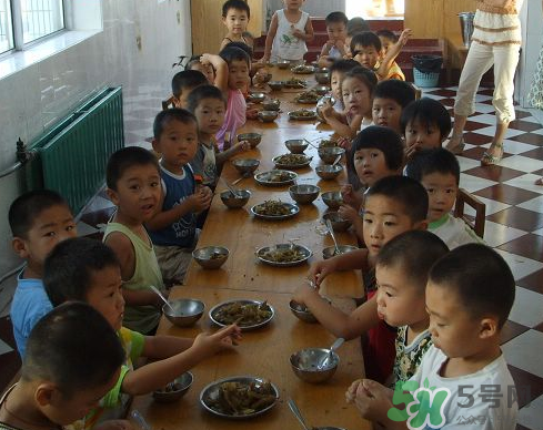 寶寶不去幼兒園可以嗎？寶寶可以不上幼兒園嗎？