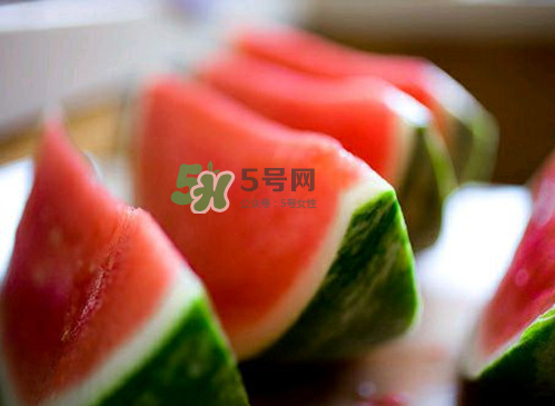 三伏天坐月子可以吃西瓜嗎？三伏天坐月子吃西瓜好嗎？