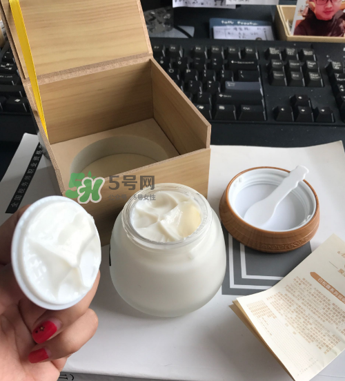 膜法世家白松露睡眠面膜怎么樣？膜法世家睡眠面膜好用嗎？