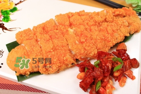 金鱒魚清蒸為什么變黑？食用金鱒魚有什么好處