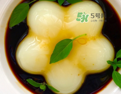 涼糕是什么做的？涼糕要用清水泡多久