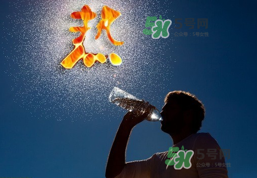 七月份熱還是八月份熱？2017年7月份熱還是8月份熱？