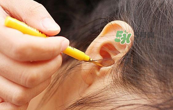 兒童耳屎成硬塊怎么辦？兒童耳屎成硬塊有危害嗎？