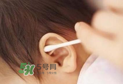 兒童耳屎成硬塊怎么辦？兒童耳屎成硬塊有危害嗎？