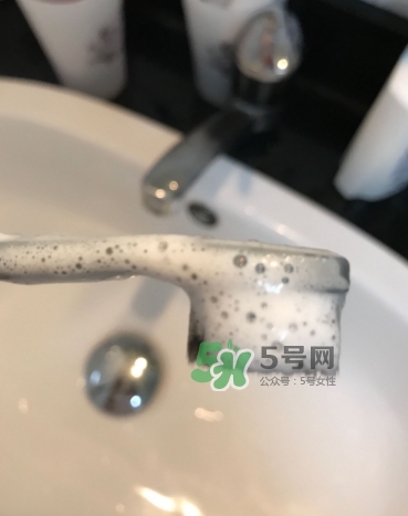 lg竹鹽牙膏怎么樣？lg竹鹽按壓牙膏怎么用？
