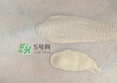 硅膠粉撲和海綿粉撲哪個(gè)好？硅膠粉撲和美妝蛋哪個(gè)好