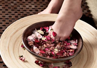 花椒水泡腳能治白發(fā)嗎？花椒水泡腳的禁忌