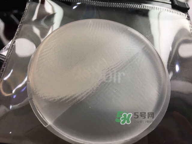 硅膠粉撲可以用散粉嗎？硅膠粉撲可以用干粉嗎？