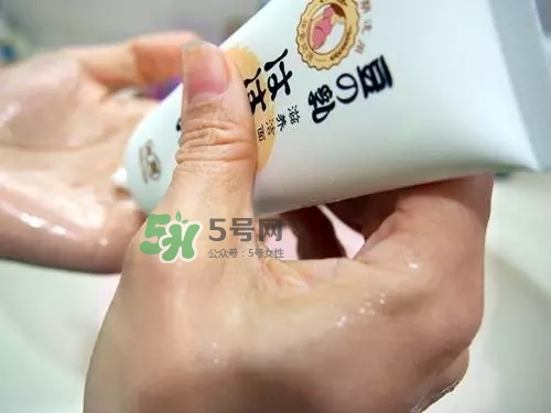 親潤(rùn)孕婦護(hù)膚品怎么樣？親潤(rùn)豆乳補(bǔ)水系列好用嗎？