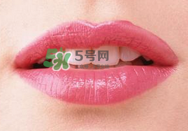 你的嘴唇為什么起泡 嘴唇上的水泡治不好嗎？