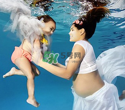 家里有寵物狗對孕婦好嗎？懷孕了家里有寵物要緊嗎？