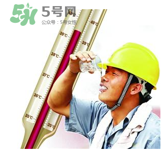 夏天防止中暑吃什么？夏天防中暑喝什么？