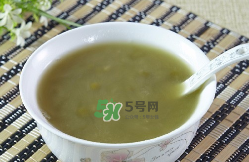 喝完啤酒可以喝綠豆湯嗎？啤酒和綠豆湯能一起喝嗎？