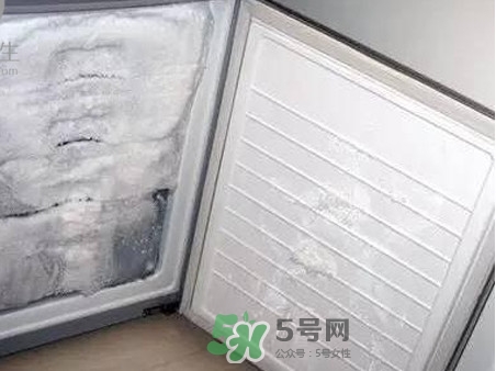 冰箱夏天溫度應該調(diào)到幾檔？冰箱里面冰太多怎么辦