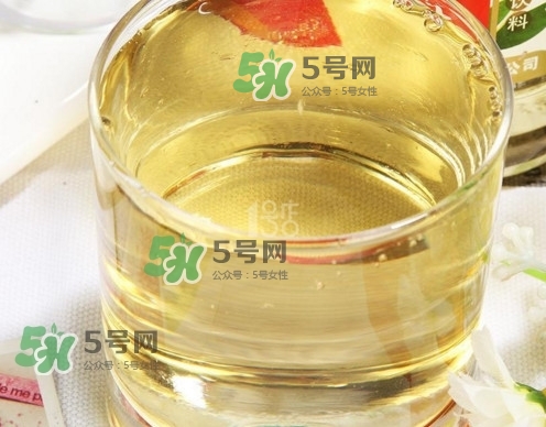 金銀花露可以當(dāng)飲料喝嗎？金銀花露喝多了會(huì)不會(huì)有害